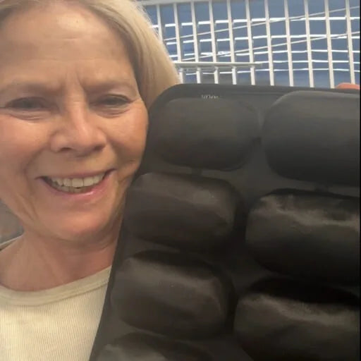 Karen with a Sondur cushion
